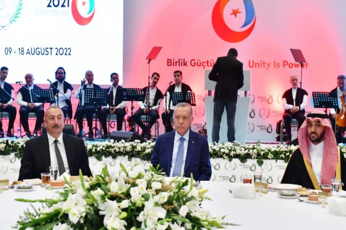 İslamiadanın açılış mərasimində iştirak edən rəsmilərin şərəfinə şam yeməyi verildi —YENİLƏNDİ