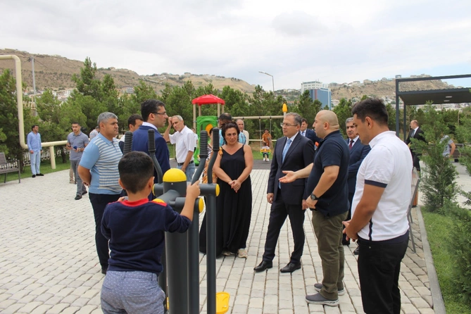 Jurnalistlər üçün inşa edilmiş binanın həyətində abadlıq işləri həyata keçirildi — FOTOLAR