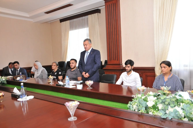 Abşeronlu şəhid ailələri və qazilər Naftalana müalicə və reabilitasiyaya göndərildi — FOTOLAR Abşeronlu şəhid ailələri və qazilər Naftalana müalicə və reabilitasiyaya göndərildi — FOTOLAR