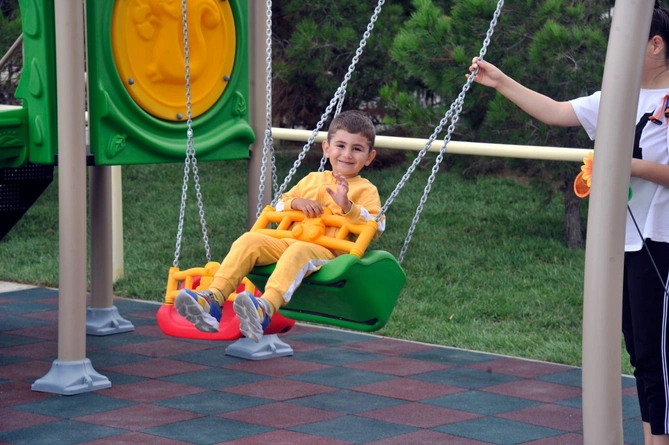 Jurnalistlər üçün inşa edilmiş binanın həyətində abadlıq işləri həyata keçirildi — FOTOLAR