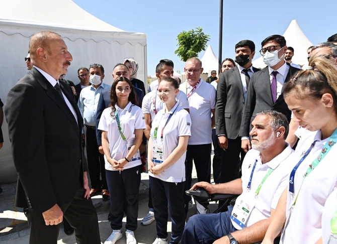 İlham Əliyev və Mehriban Əliyeva Konyada azərbaycanlı idmançılarla görüşdü — YENİLƏNİB
