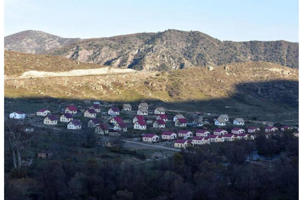 Laçındakı ermənilər: Bizə deyirlər tez olun, çıxın!