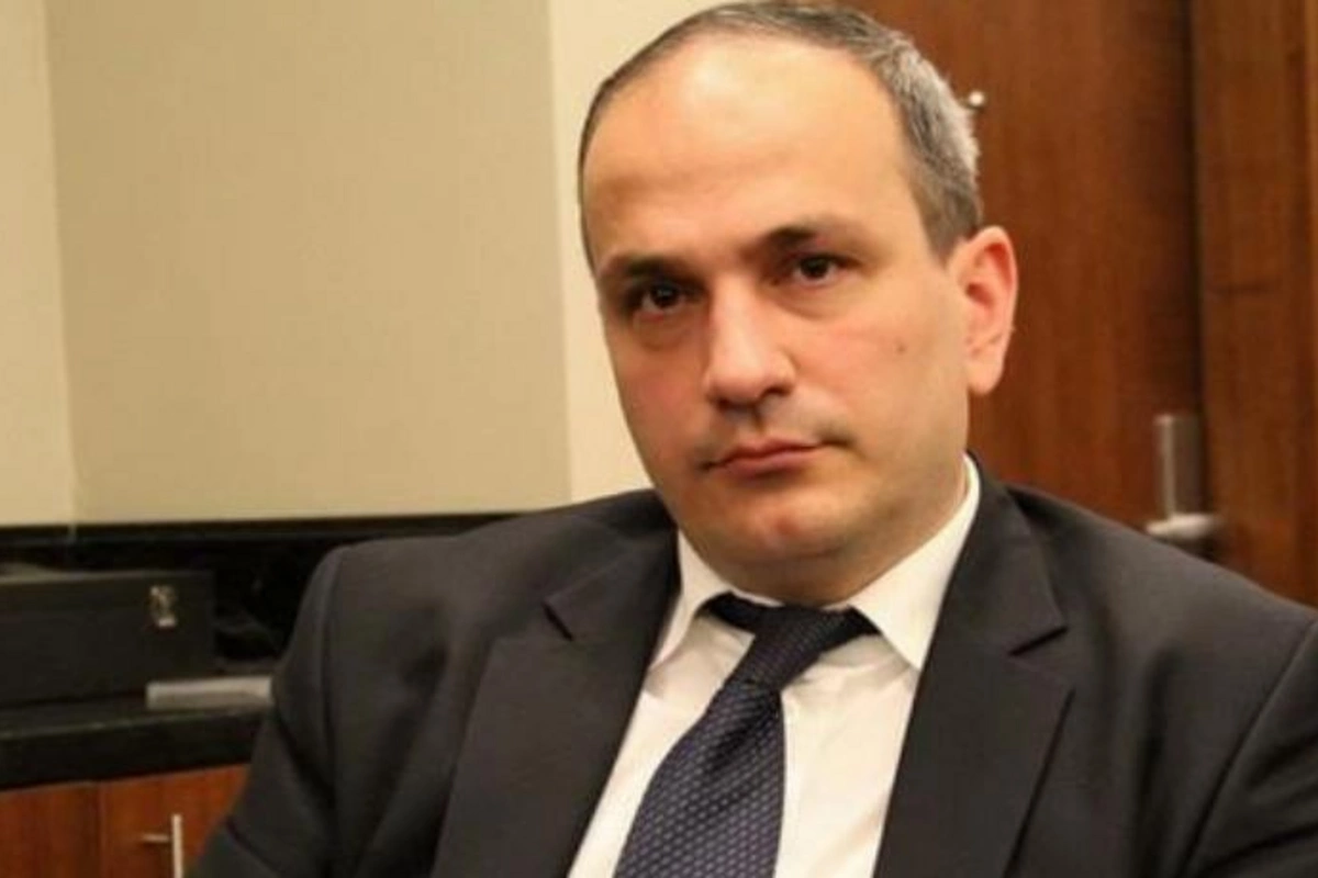 “Ölkədə minlərlə “şaftalı” sözünü düzgün yaza bilən yaltaq var”