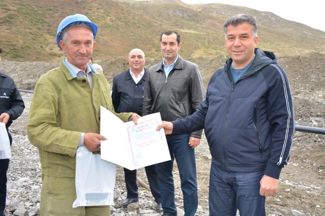Ruslan Əliyev Şamaxıda qazlaşdırılma işləri ilə tanış oldu — FOTOLAR