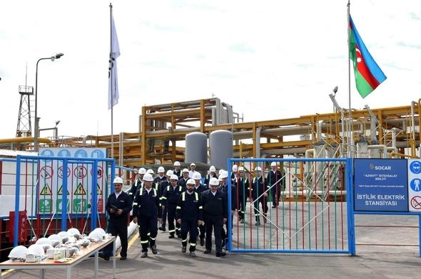 SOCAR prezidentinin rəhbərliyi ilə nümayəndə heyəti “Neft Daşları”nda — FOTOLAR