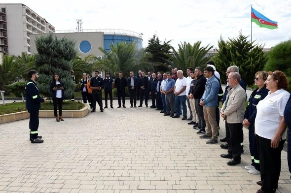 SOCAR prezidentinin rəhbərliyi ilə nümayəndə heyəti “Neft Daşları”nda — FOTOLAR