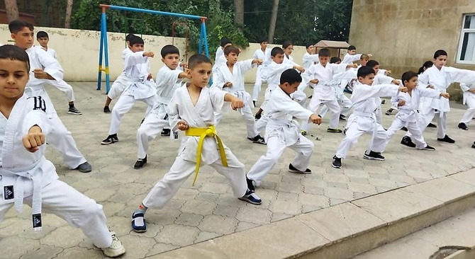Karate hamı üçün devizi altında kütləvi tədbir keçirildi — FOTOLAR