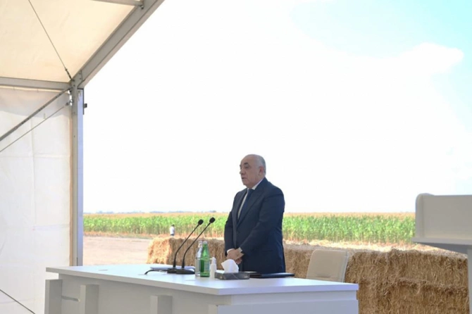 Baş nazir ərzaq qıtlığıyla bağlı müşavirə keçirdi