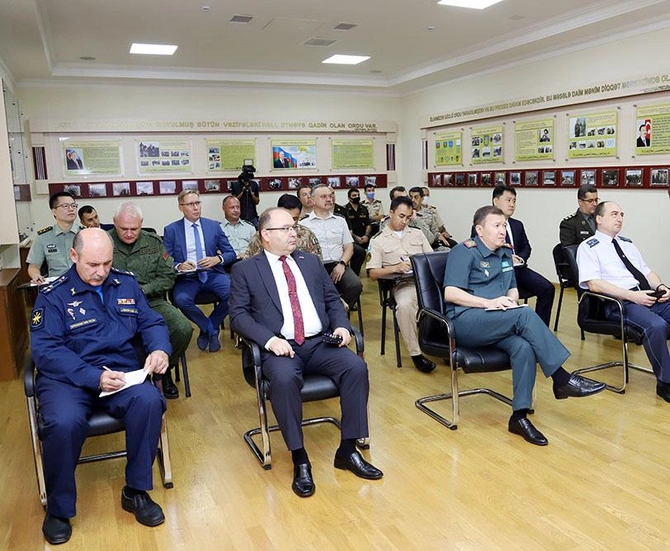 Hərbi attaşelər Ermənistanın genişmiqyaslı təxribatı barədə məlumatlandırılıb Hərbi attaşelər Ermənistanın genişmiqyaslı təxribatı barədə məlumatlandırılıb
