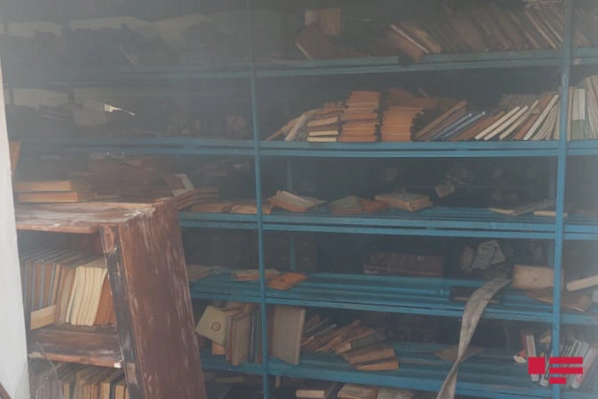 Universitetin kitabxanasında başlayan yanğın söndürüldü — FOTOLAR+YENİLƏNİB Universitetin kitabxanasında başlayan yanğın söndürüldü — FOTOLAR+YENİLƏNİB