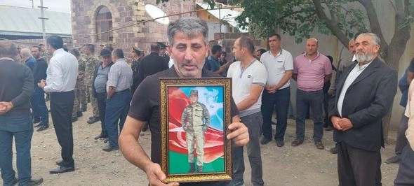 Şəhidimiz Göygöldə dəfn edildi — FOTO Şəhidimiz Göygöldə dəfn edildi — FOTO