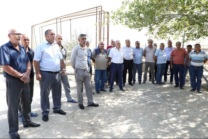 Açıq mikrofonda bu dəfə Salyandan olan sahibkarların müraciətləri dinlənildi Açıq mikrofonda bu dəfə Salyandan olan sahibkarların müraciətləri dinlənildi