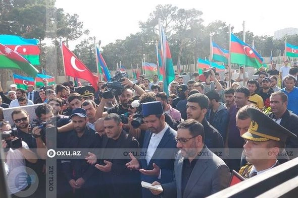 SOS uşaq kəndində böyüyən şəhidimiz İkinci Fəxri xiyabanda dəfn edildi — YENİLƏNİB (FOTO/VİDEO)