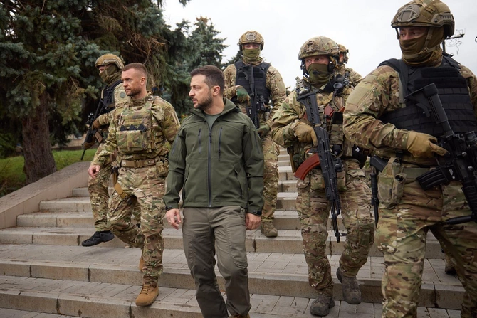 Zelenski azad edilmiş İzyuma gedib — FOTO