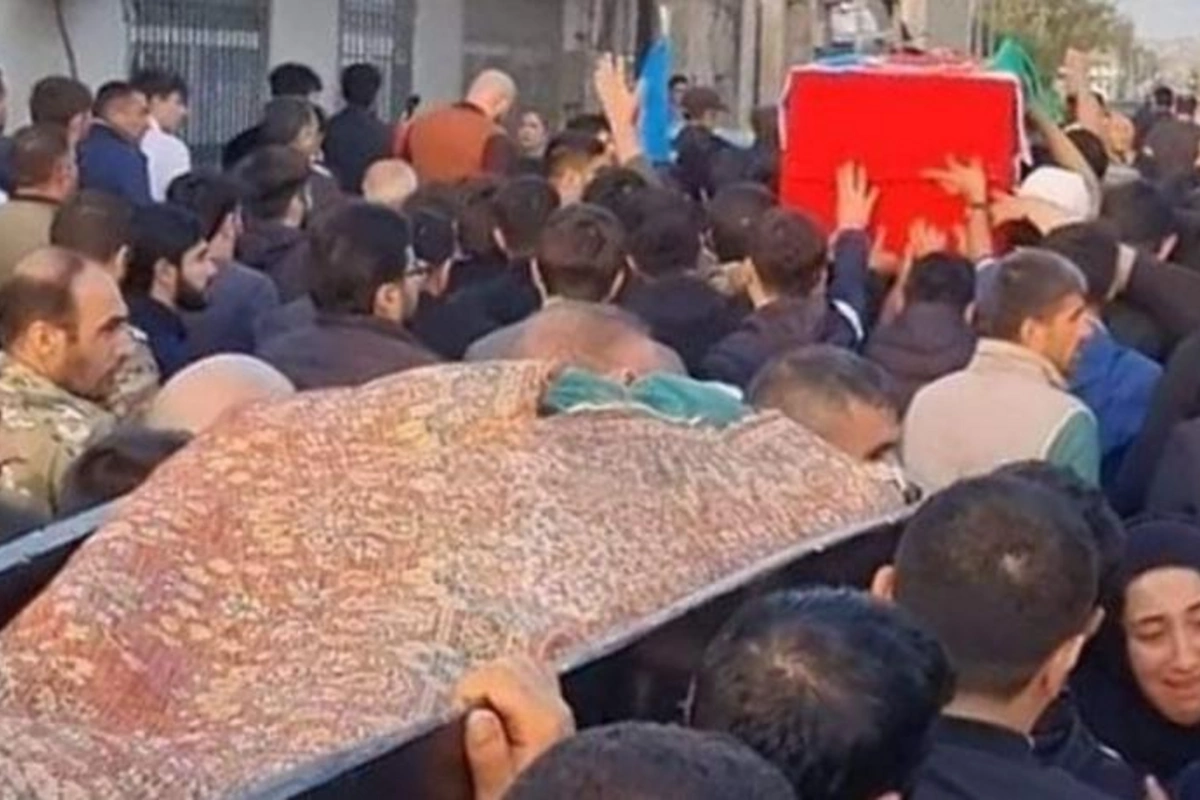 Şəhidimiz və onun ölümünə dözməyən ata dəfn edildi — VİDEO