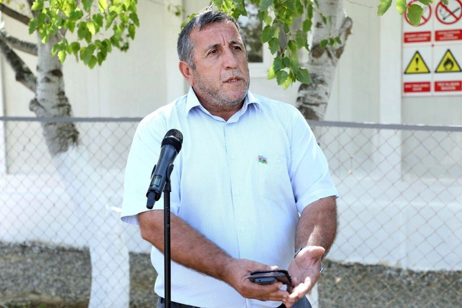 Açıq mikrofonda bu dəfə Salyandan olan sahibkarların müraciətləri dinlənildi Açıq mikrofonda bu dəfə Salyandan olan sahibkarların müraciətləri dinlənildi