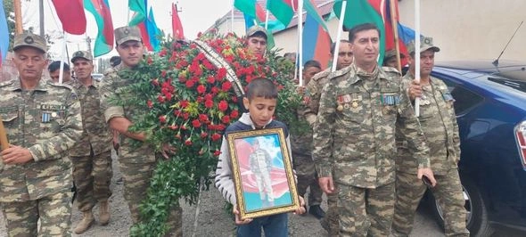 Şəhidimiz Göygöldə dəfn edildi — FOTO Şəhidimiz Göygöldə dəfn edildi — FOTO