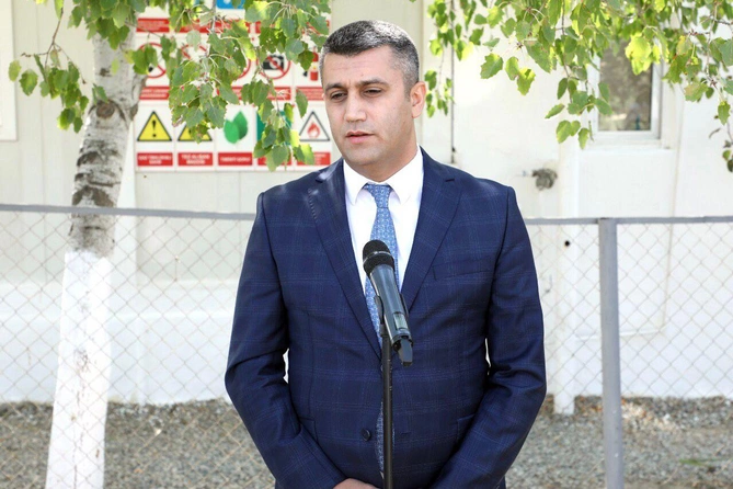 Açıq mikrofonda bu dəfə Salyandan olan sahibkarların müraciətləri dinlənildi Açıq mikrofonda bu dəfə Salyandan olan sahibkarların müraciətləri dinlənildi