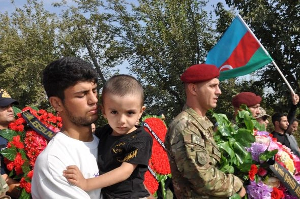 XTQ-nin şəhid giziri Biləsuvarda dəfn edilib — FOTO