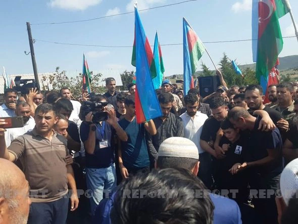 Nişanlı olan şəhidimiz dəfn edildi — FOTO