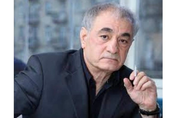 Gözümdə uzağı görmək üçün eynək var idi, həmin eynək göz yaşı içində idi