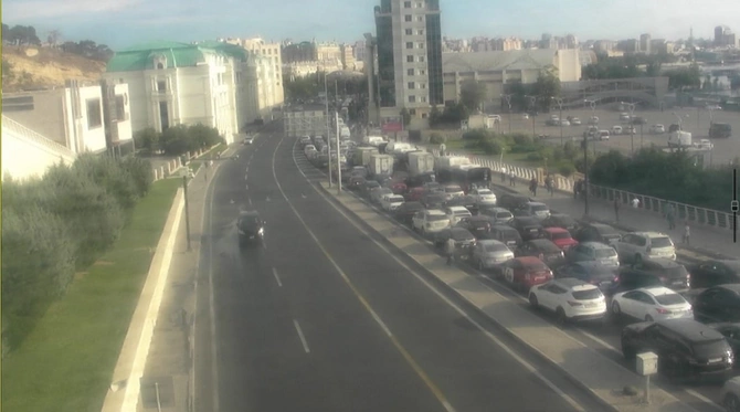 İlk dərs günündə bu yollarda sıxlıq var — FOTOLAR