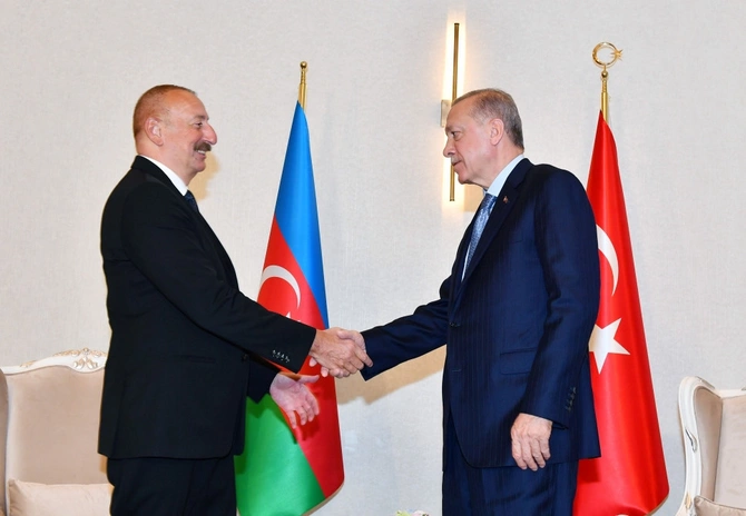 İlham Əliyev Səmərqənddə Ərdoğanla görüşdü — YENİLƏNİB (FOTOLAR)