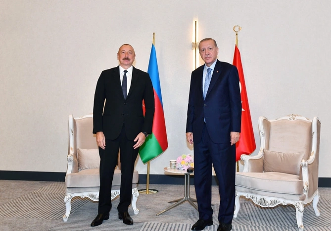 İlham Əliyev Səmərqənddə Ərdoğanla görüşdü — YENİLƏNİB (FOTOLAR)