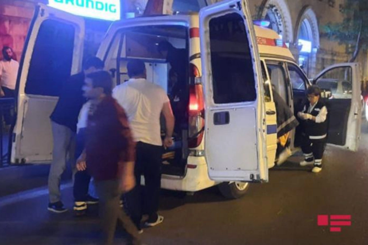 Bakıda gənc üçüncü mərtəbədən yıxılaraq komaya düşüb — FOTO