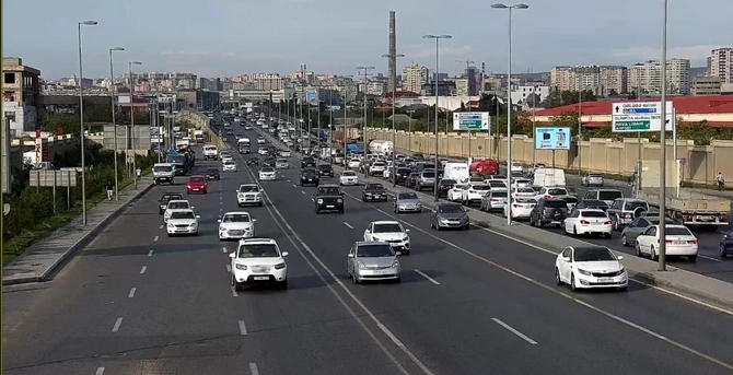 İlk dərs günündə bu yollarda sıxlıq var — FOTOLAR
