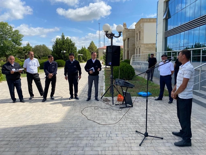 Saatlıda abonentlər problemlərini “Səyyar qəbul otağı”nda səsləndirdilər — FOTOLAR