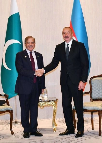 Azərbaycan Prezidenti Pakistanın Baş naziri ilə görüşüb — YENİLƏNİB (FOTOLAR) Azərbaycan Prezidenti Pakistanın Baş naziri ilə görüşüb — YENİLƏNİB (FOTOLAR)
