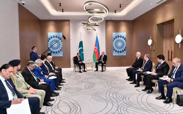 Azərbaycan Prezidenti Pakistanın Baş naziri ilə görüşüb — YENİLƏNİB (FOTOLAR) Azərbaycan Prezidenti Pakistanın Baş naziri ilə görüşüb — YENİLƏNİB (FOTOLAR)
