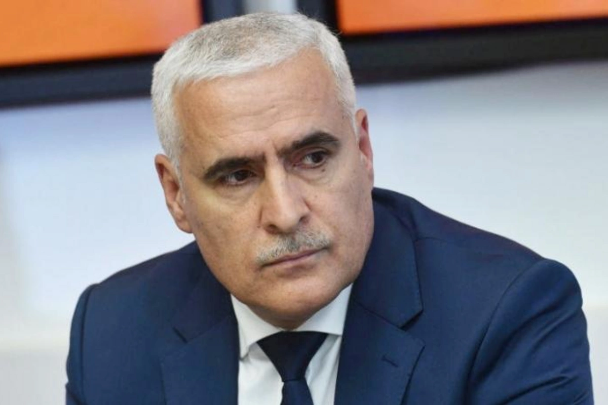 Vüqar Rəhimzadə: Fransada bu gün yaşananlar bu ölkənin demokratiya pərdəsi arxasındakı əsl simasını üzə çıxarır