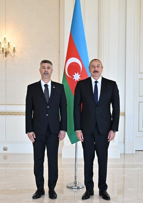 İlham Əliyev Macarıstanın yeni səfirinin etimadnaməsini qəbul edib — YENİLƏNİB (FOTO) İlham Əliyev Macarıstanın yeni səfirinin etimadnaməsini qəbul edib — YENİLƏNİB (FOTO)