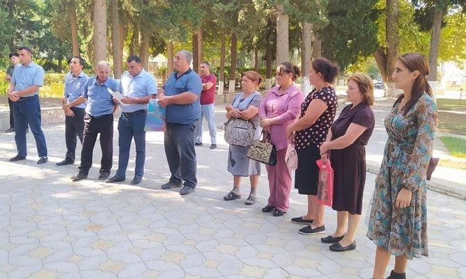 “Açıq mikrofon” Ağdaş sakinlərinin müraciətləri üçün quruldu — FOTOLAR “Açıq mikrofon” Ağdaş sakinlərinin müraciətləri üçün quruldu — FOTOLAR
