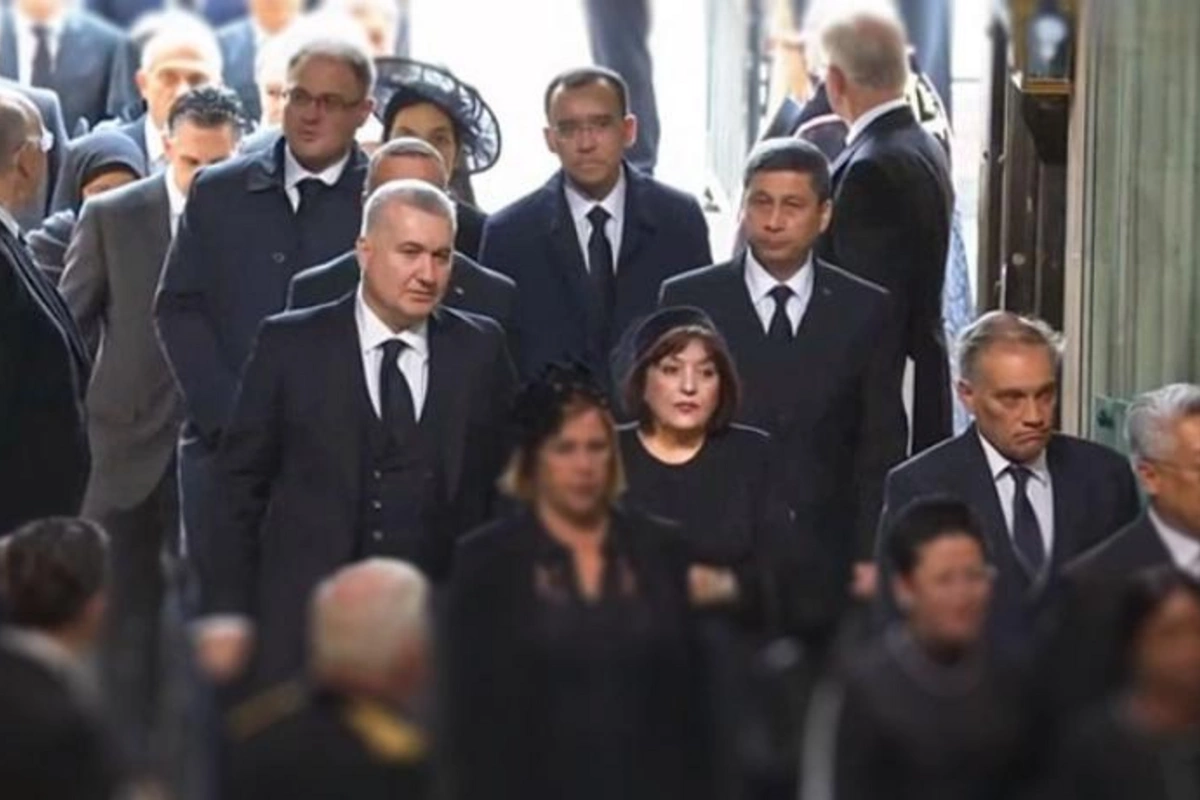 Sahibə Qafarova II Elizabetin dəfn mərasimində — FOTO