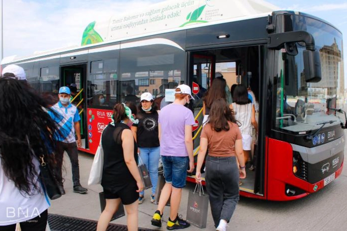 BakuBus avtobusunda qadınların kondisioner davası — VİDEO