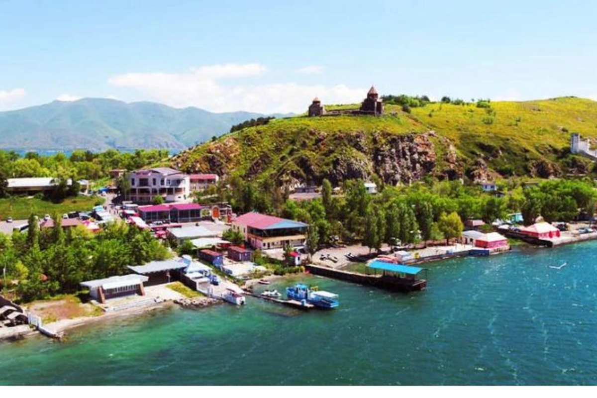 Göyçə gölündəki oteldə erməni qadın məni qucaqlayıb...