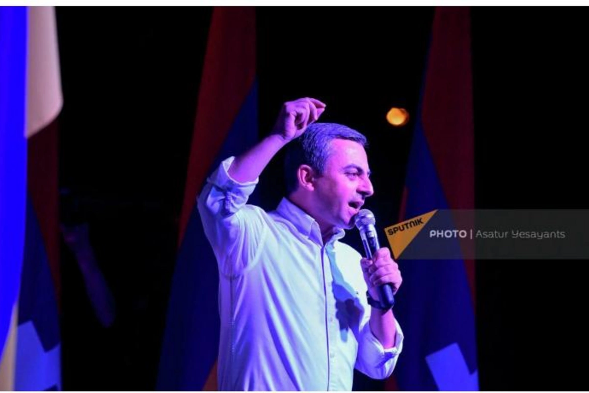 İrəvanda Paşinyanın istefası tələbi ilə mitinq keçirildi