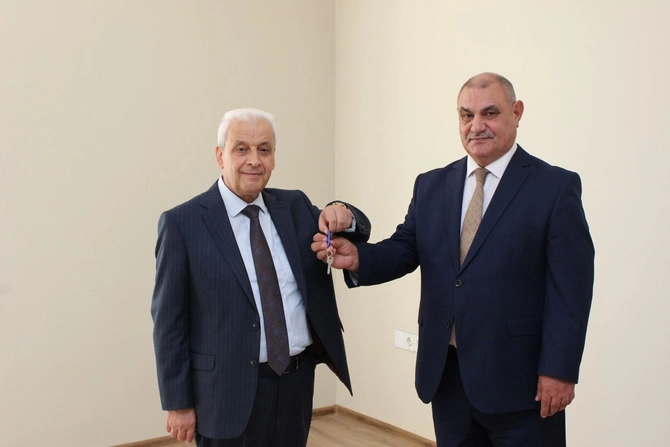 Daha iki partiya ofislə təmin olundu