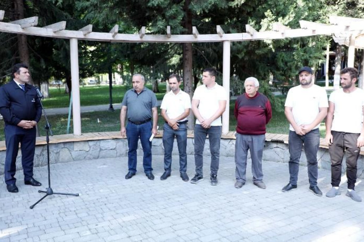 Qaxda qaz təchizatı ilə bağlı müraciətlər Açıq mikrofon aksiyasında dinlənildi — FOTOLAR