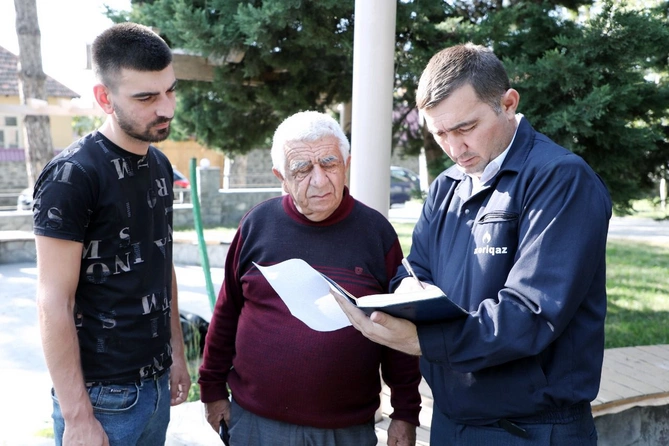 Qaxda qaz təchizatı ilə bağlı müraciətlər Açıq mikrofon aksiyasında dinlənildi — FOTOLAR