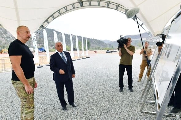 Azərbaycan Prezidenti “Laçın” Qovşaq Yarımstansiyasının təməlini qoyub — FOTOLAR Azərbaycan Prezidenti “Laçın” Qovşaq Yarımstansiyasının təməlini qoyub — FOTOLAR