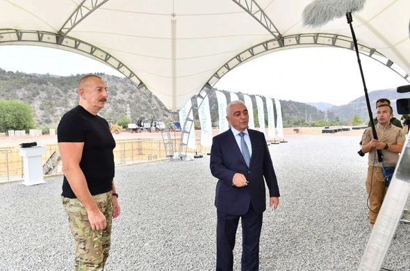 Azərbaycan Prezidenti “Laçın” Qovşaq Yarımstansiyasının təməlini qoyub — FOTOLAR Azərbaycan Prezidenti “Laçın” Qovşaq Yarımstansiyasının təməlini qoyub — FOTOLAR