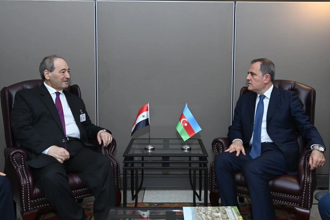 Ceyhun Bayramov üç ölkədən olan həmkarı ilə görüşdü — FOTO