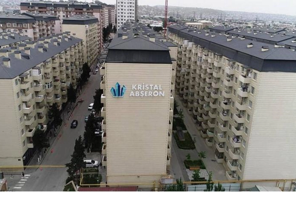 “Kristal Abşeron”un özbaşınalığı: vətəndaşdan müqavilədə qeyd edilməyən 2000 manat tələb olunur