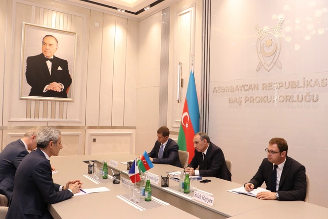 Baş prokuror Fransa səfiri ilə görüşdü — FOTO Baş prokuror Fransa səfiri ilə görüşdü — FOTO