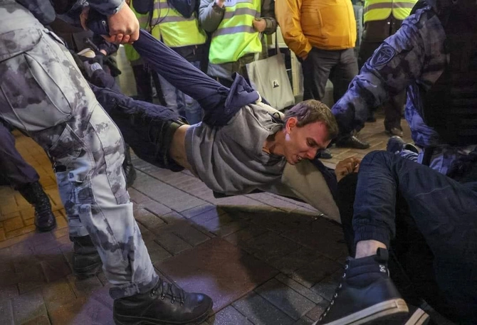 Rusiya boyunca 900-dən çox etirazçının saxlandığı bildirilir— FOTOLAR