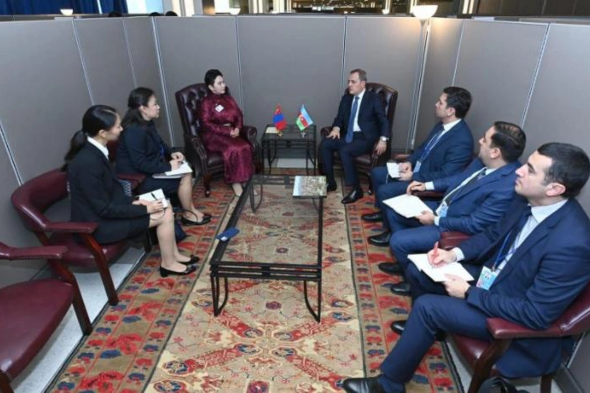 Ceyhun Bayramov üç ölkədən olan həmkarı ilə görüşdü — FOTO